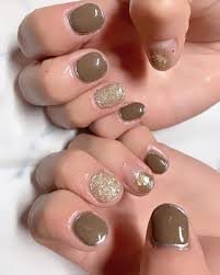 ジェルネイル ジェル ジェルネイルデザイン オリーブブラウン キラキラネイル ギラギラネイル ニュアンスネイル ニュアンスネイルデザイン シェルネイル 囲みネイル ネイル ジェルネイル ジェル ジェルネイルデザイン オリーブブラウン キラキラネイル