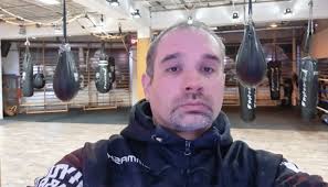 Rozmawiamy z Robertem Mikołajczykiem, pierwszym w Przasnyszu instruktorem  Polskiego Związku Kickboxingu.