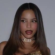 Artistas que comienzan con la letra E