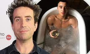 Nick grimshaw leaving radio 1 after 14 years. Nick Grimshaw Is Dating Dancer Meshach Henry Who Is 12 Years Younger Than Him Daily Mail Online