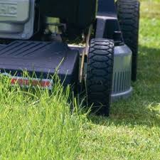 Comment Entretenir Et Nettoyer Le Jardin Au Printemps Jardins Gazon De Regarnissage Et Brin D Herbe
