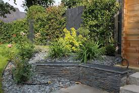 Leroy merlin et ses conseillers vous accompagnent dans vos projets pour sublimer votre extérieur. Massif En Pente Bordure Paysage Decoration Jardin Exterieur Jardins