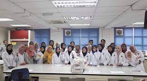 Lupakan semua tu, yang penting, gradkan dlu diploma ni. Fakulti Sains Kesihatan Universiti Sultan Zainal Abidin Facebook
