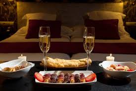 Cinq faons daposaugmenter laposendurance de son homme au lit. 10 Meilleures Idees Pour Organiser Une Soiree Romantique