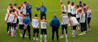 Bekijk meer ideeën over wk 2014, nederland. Zes Redenen Waarom De Veel Te Bescheiden Louis Van Gaal Spanje Kan Verslaan De Correspondent