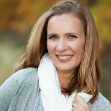 Melinda Dow's Instagram, Twitter & Facebook