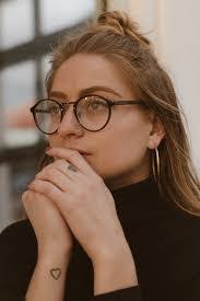 Kris Holman's Instagram, Twitter & Facebook