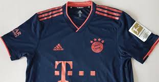 Verein trikot 2019/20 ac milan afc ajax arsenal as monaco as roma aston villa athletic bilbao atletico madrid barcelona bayer leverkusen bayern munich benfica boca juniors celtic chelsea. Sturmerstar Robert Lewandowski Unterschreibt Fc Bayern Trikot