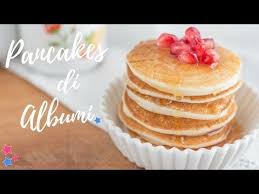 I Pancakes Di Albumi Senza Glutine Sono Veloci E Facili Da Realizzare Soffici E Profumati Grazie Allo Yogurt Bianco Sono Una Pic Ricette Pancake Ricetta Cibo