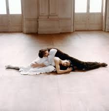 En bodas de sangre, lorca consigue poner en escena, con una maestría prodigiosa, el acontecer de la vida andaluza de su época. Cineplex Com Bodas De Sangre