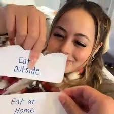 Normalize, letting ur girlfriend have male friends💯