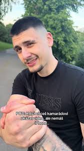 Už taky máte iPhone?💀😂 @nikolas_vesely #kooperace #spoluprace #relatable  #nikolasvesely #danielvesely #iphone #apple #jabkolevne #comedy