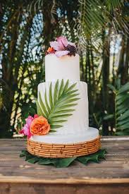 Decorations like shells can help during the reception. Wedding Decor You Need For A Tropical Themed Wedding