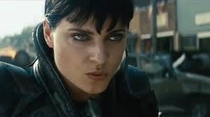Man Of Steel Antje Traue Spielt Den Bosewicht Von Superman She may be internationally best known for her portrayal of the villainous. man of steel antje traue spielt den
