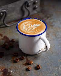 أقوى العقول هم في الغالب أولئك الذين يسمع لهم العالم ضجيجا أقل من غيرهم قهوة تصويري صباح تصوير سناب قهوتي my خواطر صور الاحساء tableware latte coffee