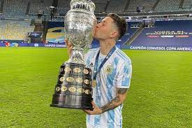 They should have had a second soon afterwards but teed up by gonzalo montiel 10 yards out, martinez screwed his shot horribly wide. Argentina Campeon Gonzalo Montiel Con Sangre De Gladiador Y La Increible Cabala De Su Madre La Nacion