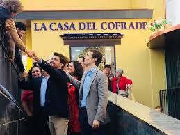 La casa del cofrade personelinden ve geçmişteki konuklardan çabuk yanıt alın. La Casa Del Cofrade C ×'×˜×•×•×™×˜×¨ Hoy El Secretario General Del Pp Pablo Casado En Su Caravana Electoral Ha Visitado Triana Acompanado De Beltran Perez Y Ha Pasado Por Nuestra Tienda Lacasadelcofrade Beltranperezpp