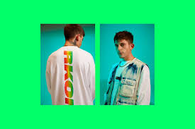 Si tratta del terzo album in studio del rapper milanese, dopo io in terra del 2017 e dove. Rkomi Is The Italian Rapper Inspired By The Sounds Style Of Milan S Youth Dazed