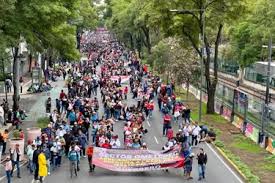 Marcha de CNTE provoca caos vial en sur de CDMX; Tren Ligero suspende servicio