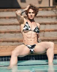 Lee Keyrouz OnlyFans Content - Do you get hard watching me flex naked?!~Lee Keyrouz Nude Worship - Calves & Bodies With Kinky Lesbian Kisses