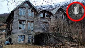 Top 10 Haunted Places You May Or May Not Want To Visit Babbletop Haunted Places Real Haunted Houses Creepy Houses