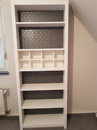 So Sieht Jetzt Mein Neues Buche Ikea Billy Regal Aus Mit Folie Beklebt Seiten Und Ruckwand Tapeziert Und Mit Holzleisten Versch Billy Regal Regal Holzleisten