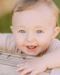 Did you know that I am here to capture tiny moments of time for you to pass  down turn your children? It's called an heirloom, just like your  grandmothers ring you've admired