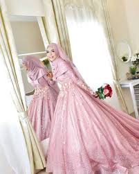 Bukan hanya menggunakan material batik, gamis rumah jahit haifa juga banyak menggunakan material lain seperti kain songket atau kain tenun, kain motif printing dan lain sebagainya. Mengidam Gaun Pengantin Ala Disney Gadis Ini Jahit Sendiri Baju Kahwin Dan Lihatlah Hasilnya