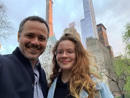 Selton mello on wn network delivers the latest videos and editable pages for news & events, including entertainment, music, sports selton was born in passos (state of minas gerais), the son of selva (housewife) and dalton melo (bank employee). Danton Mello Celebra 18 Anos Da Filha Em Nova York Jetss