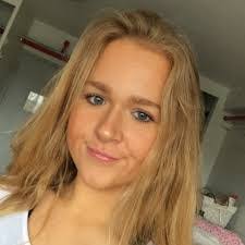 Joanna Wisniewski's Instagram, Twitter & Facebook