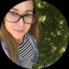 Amanda Estabrook's Instagram, Twitter & Facebook