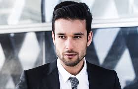 Assim como nadabe, tem a oportunidade de ver de perto a glória de deus, mas peca contra o senhor e é morto por ele. Sergio Marone E Sondado Para A Novela Genesis Da Record