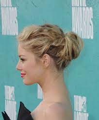 Exactly How To Copy Emma Stone S Mtv Movie Awards Hair And Makeup Updos For Medium Length Hair Medium Hair Styles Medium Length Hair Styles