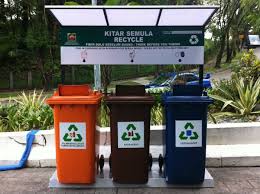 Penggunaan tong ini adalah salah satu cara bagi mengatasi masalah pelupusan sampah. Bella Kunimitsu