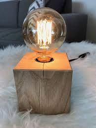 nachttischlampen edison holz lampe massive eiche retro leuchte ein designerstuck von happyfriday bei dawan retro lamp industriele lampen retro verlichting