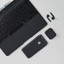 New Wallpaper From Ios 11 Photo By Applesfresh Black Apple Apple Watch Iphone Apple Laptop