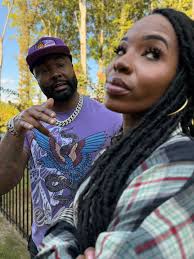 When Mike tells Sunny he and Melisa are DONE!