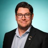 2200+ "Fráter" profiles