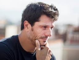 El Ayuntamiento de Badalona (PP) veta una obra teatral de Joel Joan por sus  polémicas en redes sociales