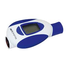A peak flow meter is a simple, portable, inexpensive device that measures air flow, or peak expiratory flow rate (pefr). Peak Flow Meter Digital Zur Asthmakontrolle Inhalation De