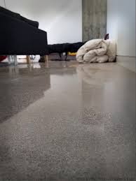 The Salt And Pepper Exposed Aggregate In These 800 Grit Semi Polished Concrete Geschliffener Beton Betonboden Haus Bodenbelag