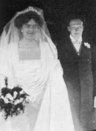 Winston And Clementine Churchill On Their Wedding Day Winston Churchill Photos Churchill Winston