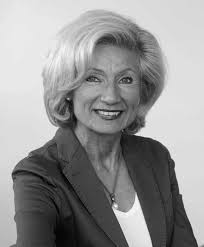 Interview mit der Kulturreferentin Dr. Julia Lehner IKV-Weihnachts- feier  und Weihnachtsmarkt Philharmonischer Chor singt „Moz