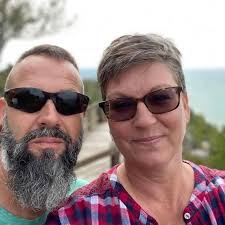 Can a locksmith unlock a car door without a key?