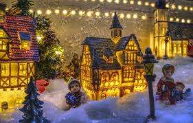 It's time for joy and for having a good time with the person you love. Wallpaper Christmas Decorations Christmas Village Christmas Motif Christmas Eve Images For Desktop Section Novyj God Download