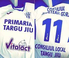 Meciul poate fi urmărit la tv pe digi sport, look sport și telekom sport sau în format live text pe www.prosport.ro. Viitorul Pandurii Nu Are Acordul PrimÄƒriei Targu Jiu Pentru A I Purta Insemnele