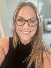 Help with photo editing and background replacement?