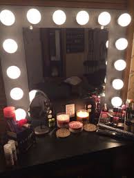 Well, this diy lighted vanity mirror is not a big deal to make. Diy Hollywood Lighted Vanity Mirror Diy Projects For Everyone