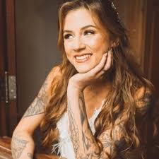 Danielle Valladares's Instagram, Twitter & Facebook