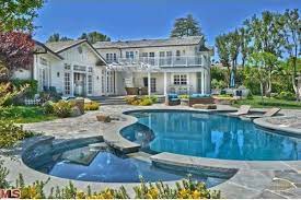 Vista a casa di justin bieber. La Star Disney Selena Gomez Vende La Villa Di San Fernando Valley Casa It